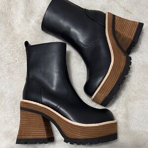 dELiA*s by Dollskill - Black and Brown Heeled Platform Boots - 9